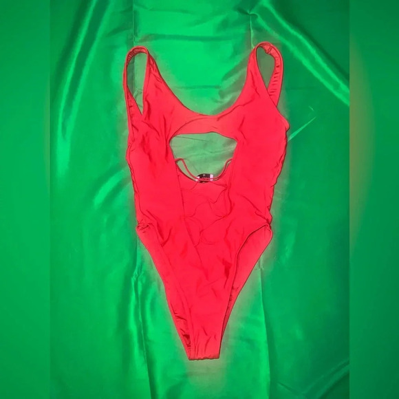 Icon Swim Swimsuit - Picture 3 of 7